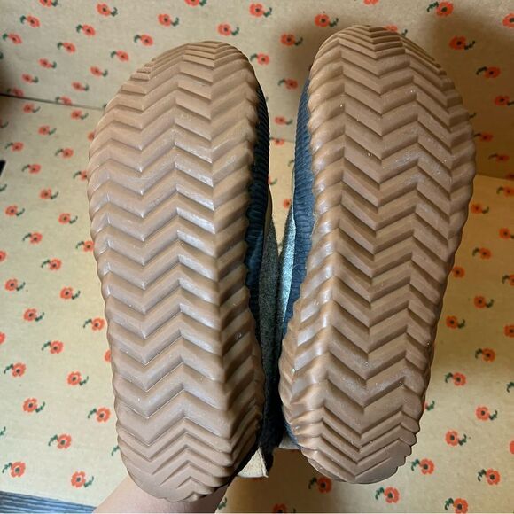 Sorel Out 'N About Plus Felt Boots Tan Gray Women’s 7 - Picture 8 of 11